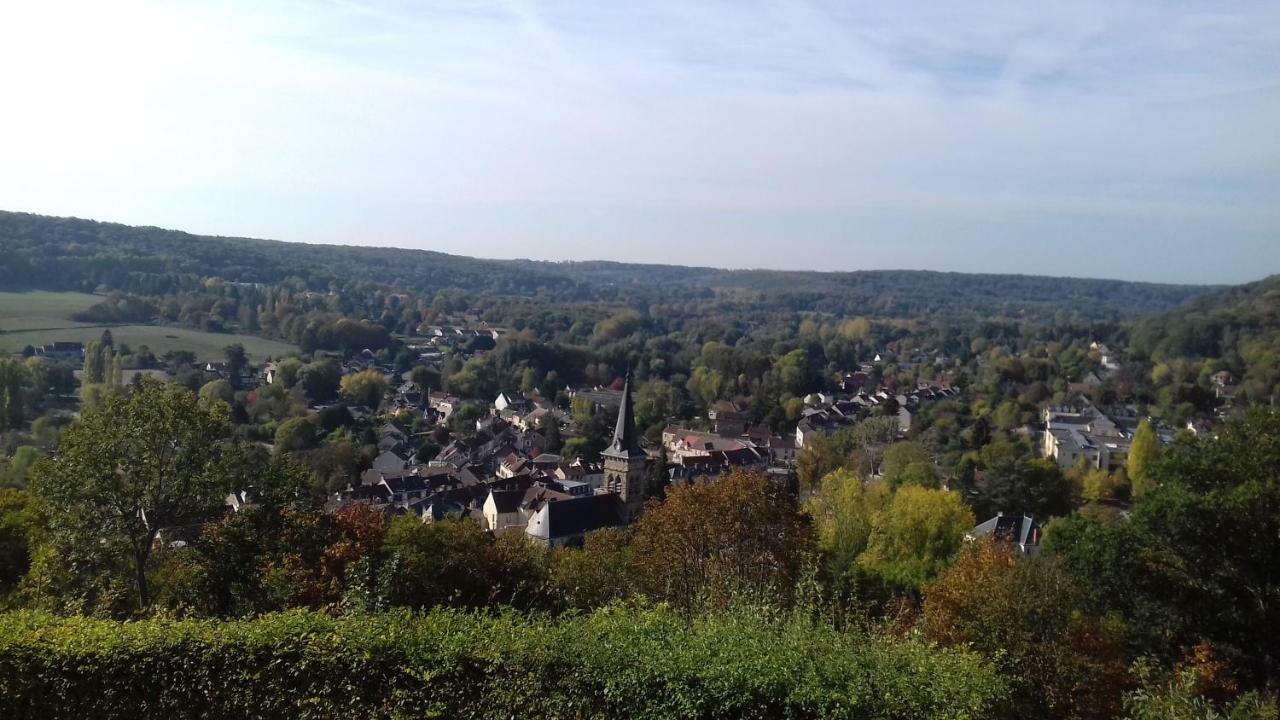 Gite Dans Un Domaine Historique Шеврьоз Екстериор снимка
